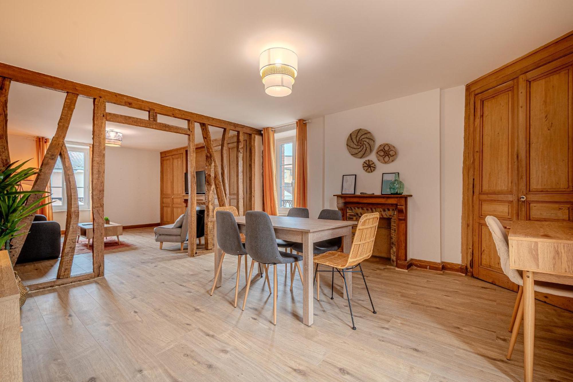 Le Plaidoyer Apartment ลิมอจส์ ภายนอก รูปภาพ